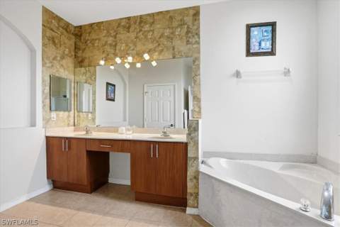 7576 Bristol Cir, Naples FL - photo 21 of 34