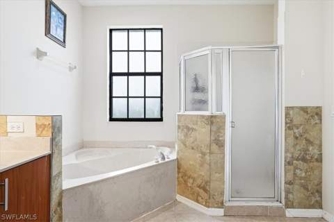 7576 Bristol Cir, Naples FL - photo 22 of 34