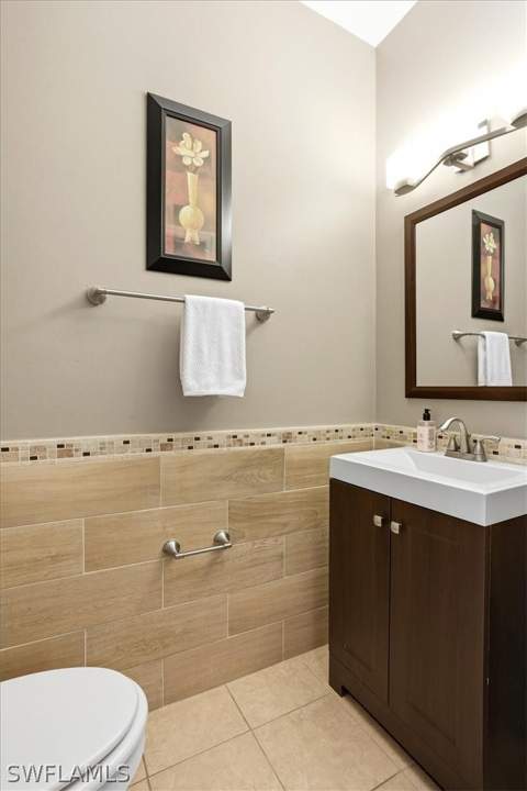 7576 Bristol Cir, Naples FL - photo 24 of 34