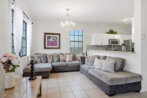 7576 Bristol Cir, Naples FL - photo 8 of 34