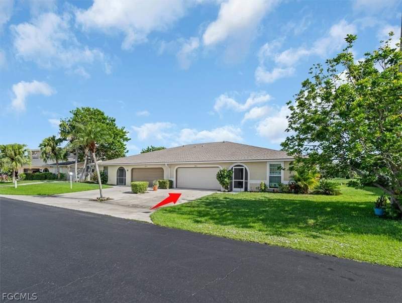 2 bedroom Attached at 20013 Petrucka Cir N, Cypress Pines Condo, Lehigh Acres — photo 3