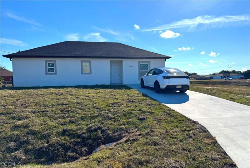 3 bedroom SingleFamilyResidence at 3015 4th St SW, Lehigh Acres, Lehigh Acres — photo 3