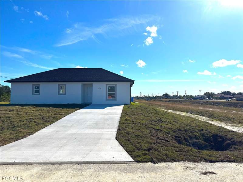3 bedroom SingleFamilyResidence at 3015 4th St SW, Lehigh Acres, Lehigh Acres — photo 4