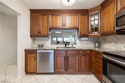 15448 Admiralty Cir 9, North Fort Myers FL - photo 11 of 40