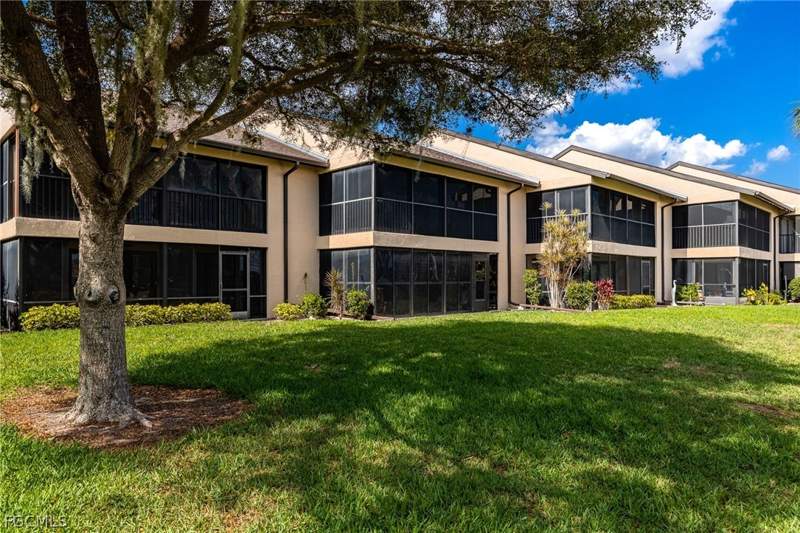 2 bedroom Condominium at 15448 Admiralty Cir 9, Admiralty Yacht & Racquet Club, North Fort Myers — photo 4