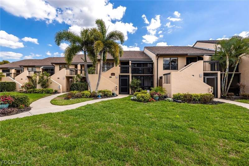 2 bedroom Condominium at 15448 Admiralty Cir 9, Admiralty Yacht & Racquet Club, North Fort Myers — photo 5