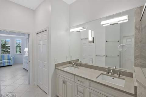 5095 Yacht Harbor Dr 203, Naples FL - photo 14 of 36