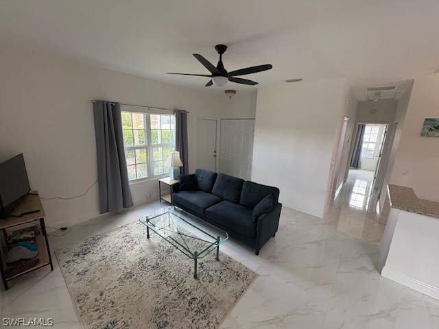 2 bedroom Townhouse at 6101 Lake Front Dr, Island Park Woods, Fort Myers — photo 4