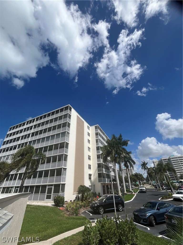 2 bedroom Condominium at 3 Bluebill Ave 207, Vanderbilt Towers, Naples — photo 1