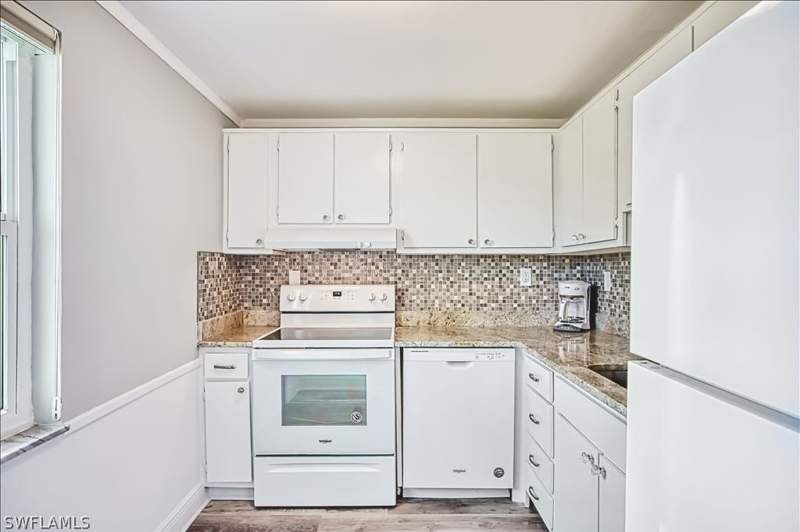 1 bedroom Condominium at 6220 Augusta Dr 107, Seven Lakes, Fort Myers — photo 2