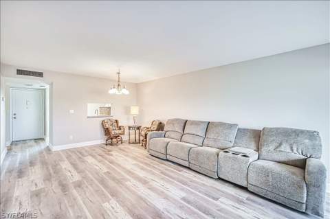 6220 Augusta Dr 107, Fort Myers FL - photo 8 of 40