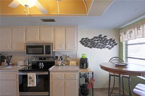 4711 Santa Barbara Blvd 4, Cape Coral FL - photo 7 of 28