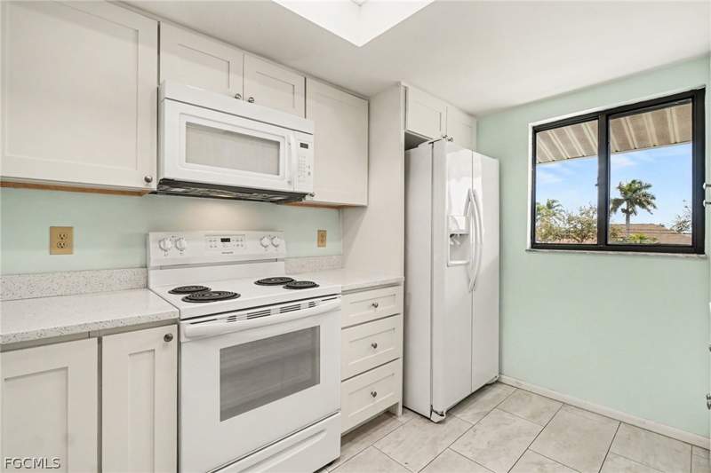 2 bedroom Condominium at 423 Cape Coral Pkwy W 203 (207), Cavendish Square Condo, Cape Coral — photo 3