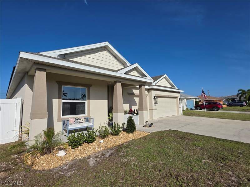 4 bedroom SingleFamilyResidence at 4102 SW 14th Pl, Cape Coral, Cape Coral — photo 2