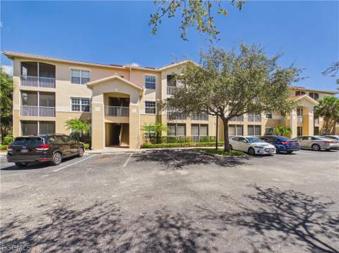 9015 Colby Dr 2012, Fort Myers FL - photo 16 of 17