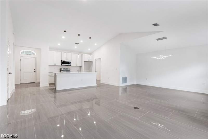 3 bedroom SingleFamilyResidence at 819 Coffield Ave, Lehigh Acres, Lehigh Acres — photo 5