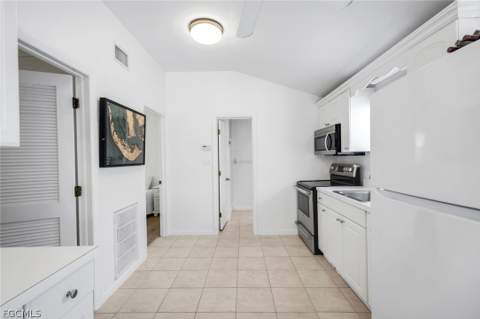 746 Cardium St, Sanibel FL - photo 10 of 32