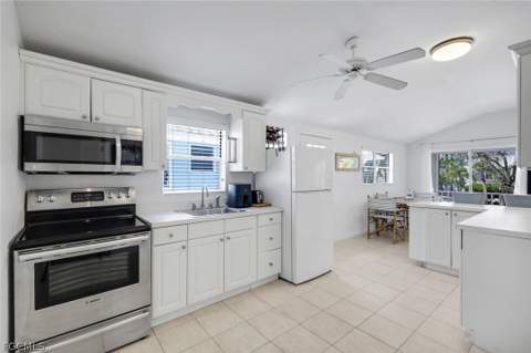746 Cardium St, Sanibel FL - photo 11 of 32