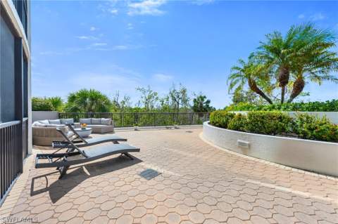 455 Cove Tower Dr 304, Naples FL - photo 19 of 22