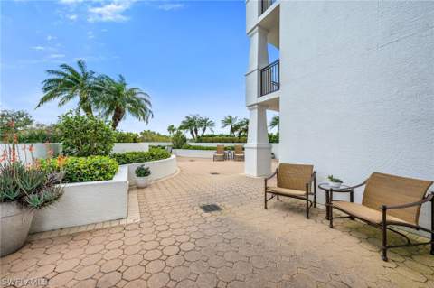 455 Cove Tower Dr 304, Naples FL - photo 20 of 22