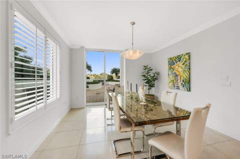 455 Cove Tower Dr 304, Naples FL - photo 7 of 22