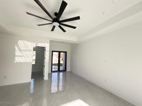 913 Glenn Ave, Lehigh Acres FL - photo 7 of 41