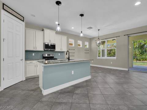 4211 Dutchess Park Rd, Fort Myers FL - photo 6 of 45