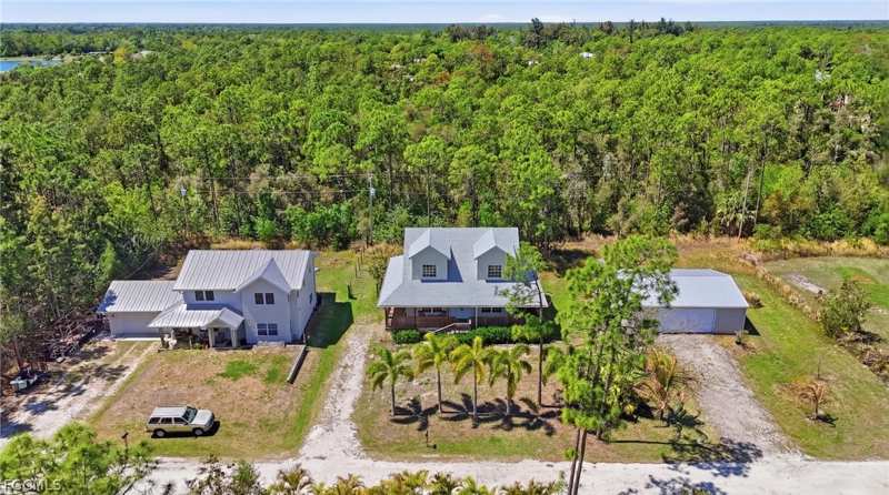 2 bedroom SingleFamilyResidence at 20325 Idlewood Rd, North Fort Myers, North Fort Myers — photo 1