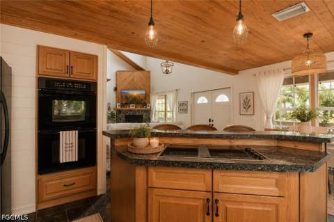 20325 Idlewood Rd, North Fort Myers FL - photo 7 of 35