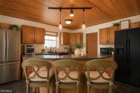 20325 Idlewood Rd, North Fort Myers FL - photo 8 of 35