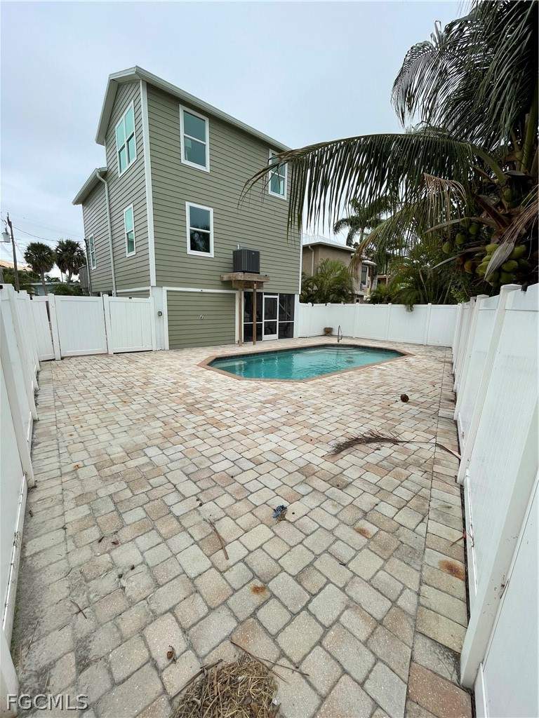 3 bedroom SingleFamilyResidence at 235 Miramar St, Miramar, Fort Myers Beach — photo 2