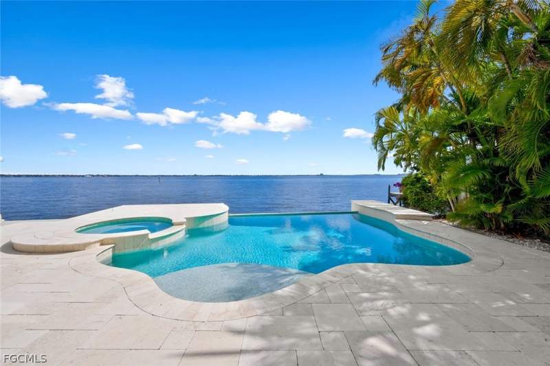 4 bedroom SingleFamilyResidence at 2302 SE 28th St, Cape Coral, Cape Coral — photo 4