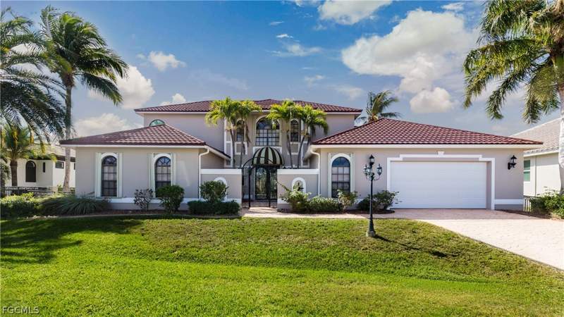 4 bedroom SingleFamilyResidence at 2374 Coral Point Dr, Cape Coral, Cape Coral — photo 3