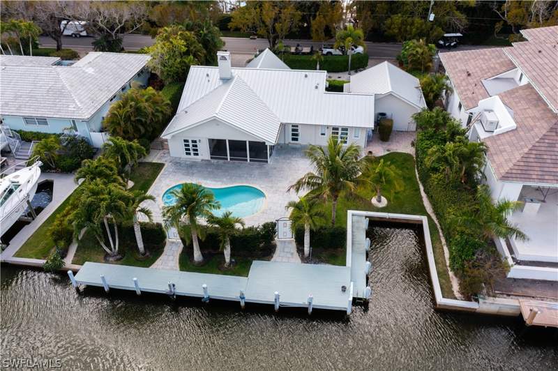 3 bedroom SingleFamilyResidence at 675 18th Ave S, Aqualane Shores, Naples — photo 2