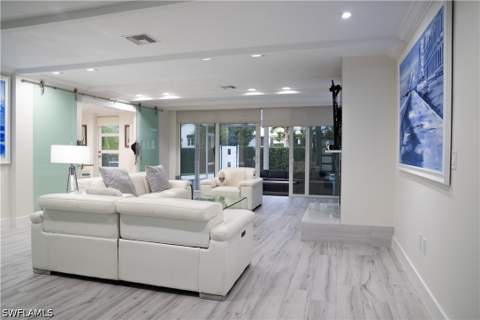675 18th Ave S, Naples FL - photo 8 of 28