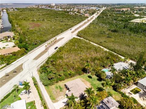 14661 Martin Dr, Fort Myers FL - photo 7 of 33