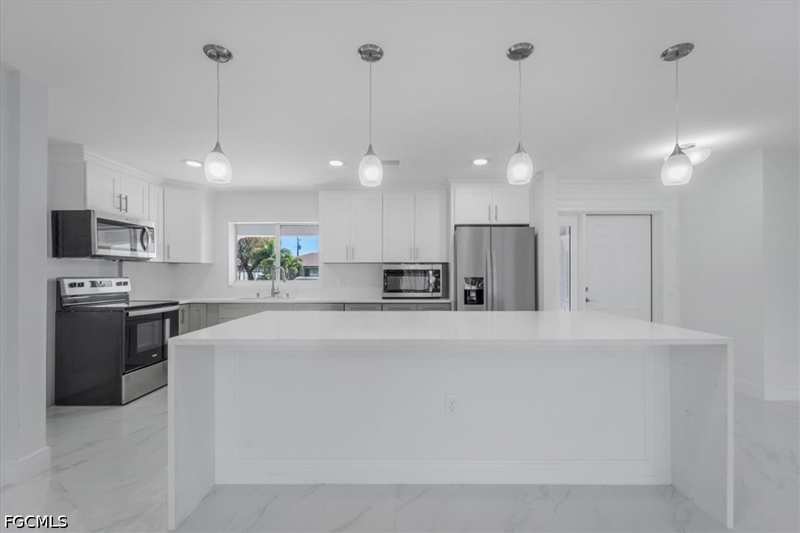 3 bedroom SingleFamilyResidence at 105 SE 45th Ter, Cape Coral, Cape Coral — photo 1