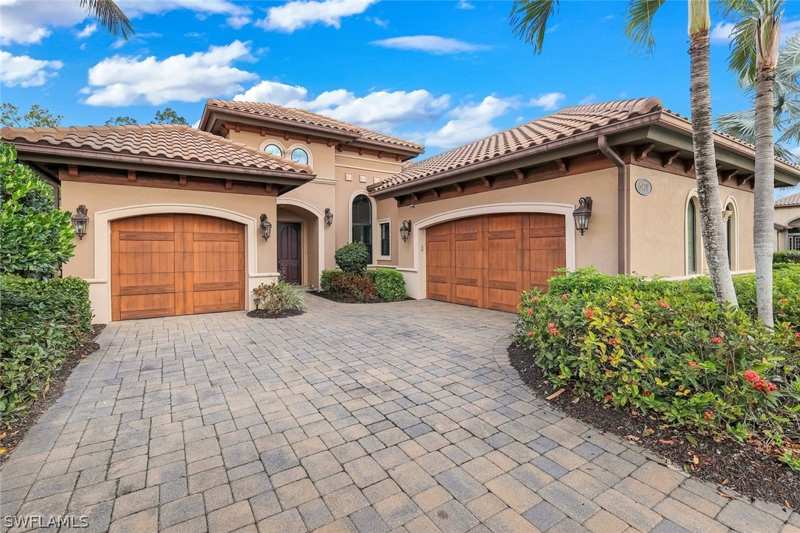 4 bedroom SingleFamilyResidence at 6419 Vivaldi Ct, Lakoya, Naples — photo 1
