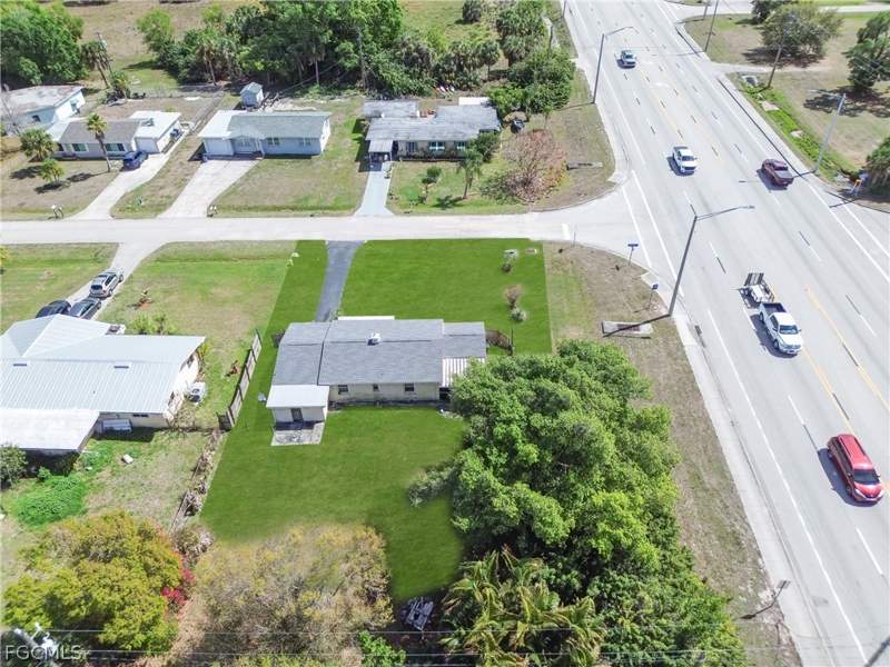 3 bedroom SingleFamilyResidence at 1235 Joerin AVE, BELLE AIRE LAGOON, North Fort Myers — photo 2