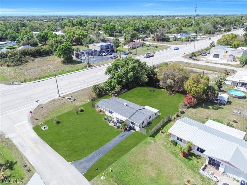 3 bedroom SingleFamilyResidence at 1235 Joerin AVE, BELLE AIRE LAGOON, North Fort Myers — photo 3