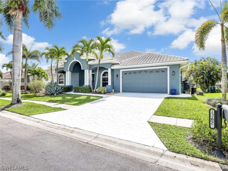 3 bedroom SingleFamilyResidence at 13621 China Berry Way, Catalpa Cove, Fort Myers — photo 4