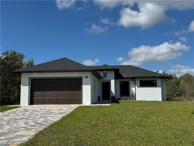 3 bedroom SingleFamilyResidence at 724 Kari Cir, Lehigh Acres, Lehigh Acres — photo 1