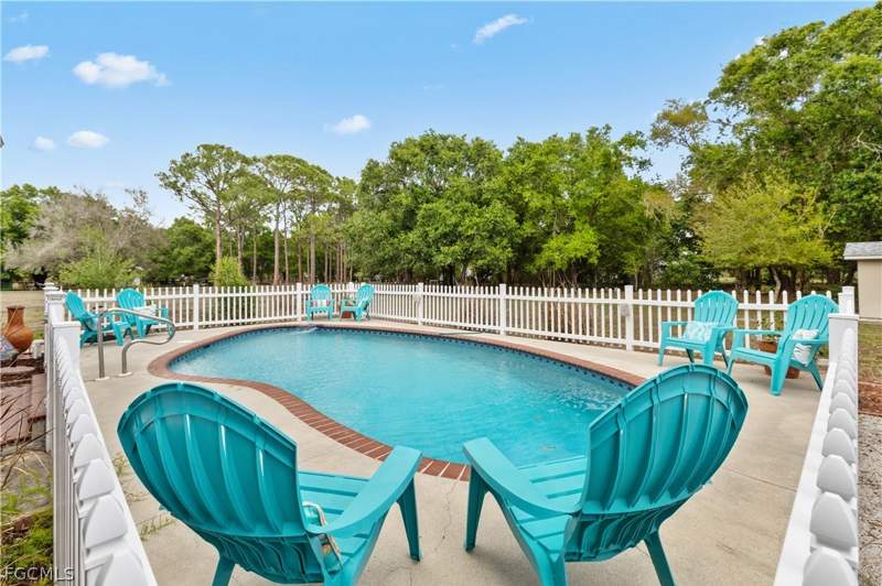 4 bedroom SingleFamilyResidence at 19180 Four Wheel Dr, North Fort Myers, North Fort Myers — photo 3
