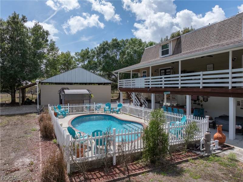 4 bedroom SingleFamilyResidence at 19180 Four Wheel Dr, North Fort Myers, North Fort Myers — photo 4
