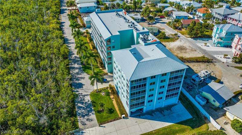 2 bedroom Condominium at 345 Mango St 406, Sea Grape Bay Condo, Fort Myers Beach — photo 3