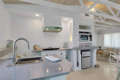 1278 Rainbow Ct, Naples FL - photo 10 of 46