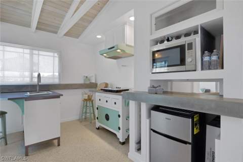 1278 Rainbow Ct, Naples FL - photo 8 of 46