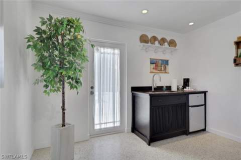 1290 Venetian Way, Naples FL - photo 15 of 50