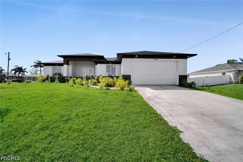 3 bedroom SingleFamilyResidence at 2700 NW 6th St, Cape Coral, Cape Coral — photo 2