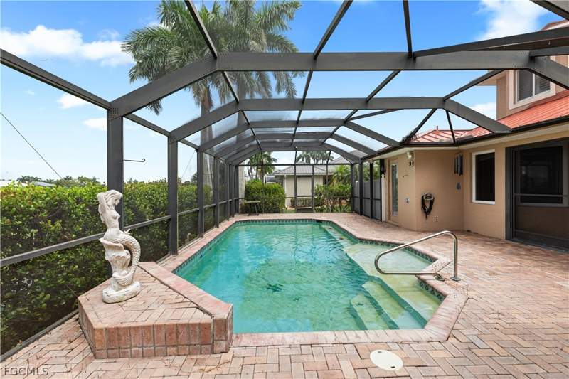 4 bedroom SingleFamilyResidence at 11913 Princess Grace Ct, Cape Royal, Cape Coral — photo 3